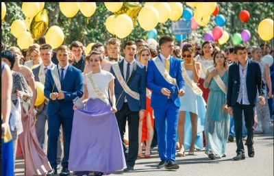 МНЕ ДОЛЖНЫ ЧИТАТЬ НОТАЦИИ ЗА ТО, ЧТО Я БЫЛА В СУББОТУ НА ВЫПУСКНОМ ДОЧЕРИ?