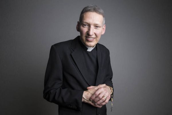 ОПАСНОСТЬ, ИСХОДЯЩАЯ ОТ ПАСТОРОВ