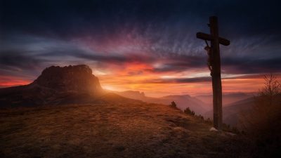 РАЗДЕЛЕНИЕ ВЕДЕТ КО КРЕСТУ