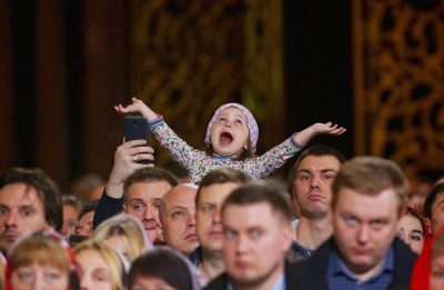 ПОЧЕМУ ДЕТИ, ВЫРАСТАЯ, УХОДЯТ ИЗ ЦЕРКВИ?